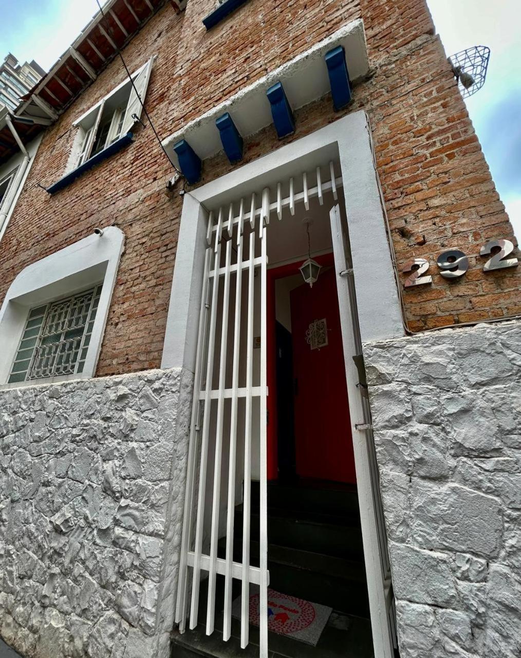 Pousada E Hostel Sao Paulo Comfort - Bairro Pinheiros, Proximo Hospital Das Clinicas E Incor, Oscar Freire, Av Paulista, Allianz, Vila Madalena E Facil Acesso Ao Ibirapuera E Morumbi エクステリア 写真